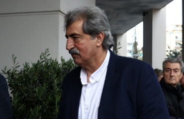 «Αρένα» έγινε η Ολομέλεια της Βουλής – Π.Πολάκης σε Μ.Λαζαρίδη: «Σκασμός Λαζαρίδη – Είσαι εδώ χωρίς πτυχίο»