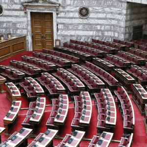 Αντιπολίτευση σε Κ.Μητσοτάκη: «Είστε το βαθύ κράτος της διαφθοράς» – «Πρόωρες εκλογές να ανασάνει η κοινωνία»