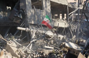 ΗΠΑ και Ισραήλ βομβάρδισαν το «ΜΙΤ του Ιράν»: Απειλεί με αντίποινα ο Α.Αραγτσί – «Θα δουν τη δύναμή μας» (φώτο)