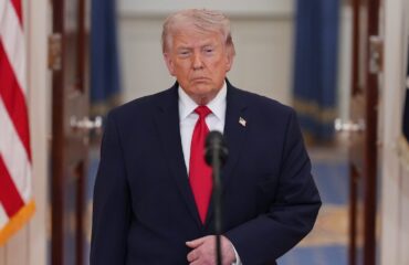 Ν.Τραμπ για Ιράν: «Δεν μπορείς να αφήσεις πυρηνικά όπλα στα χέρια τρελών»!