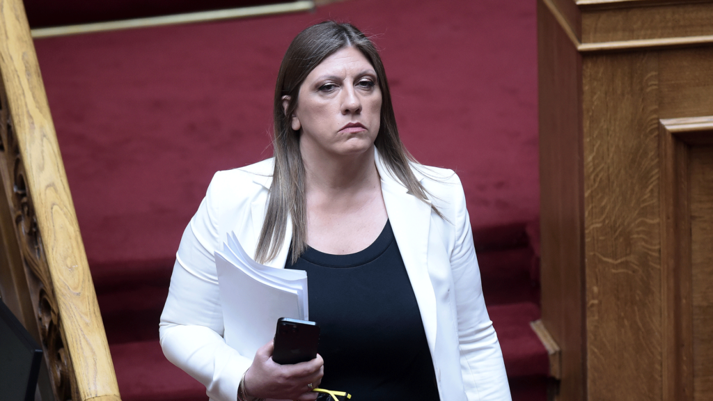 «Τι σας τάξανε; Δεν ντρέπεστε;»: Nέο βίντεο με τη Ζ.Κωνσταντοπούλου να φωνάζει στη δίκη των Τεμπών