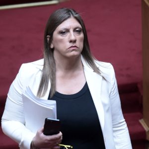 «Τι σας τάξανε; Δεν ντρέπεστε;»: Nέο βίντεο με τη Ζ.Κωνσταντοπούλου να φωνάζει στη δίκη των Τεμπών