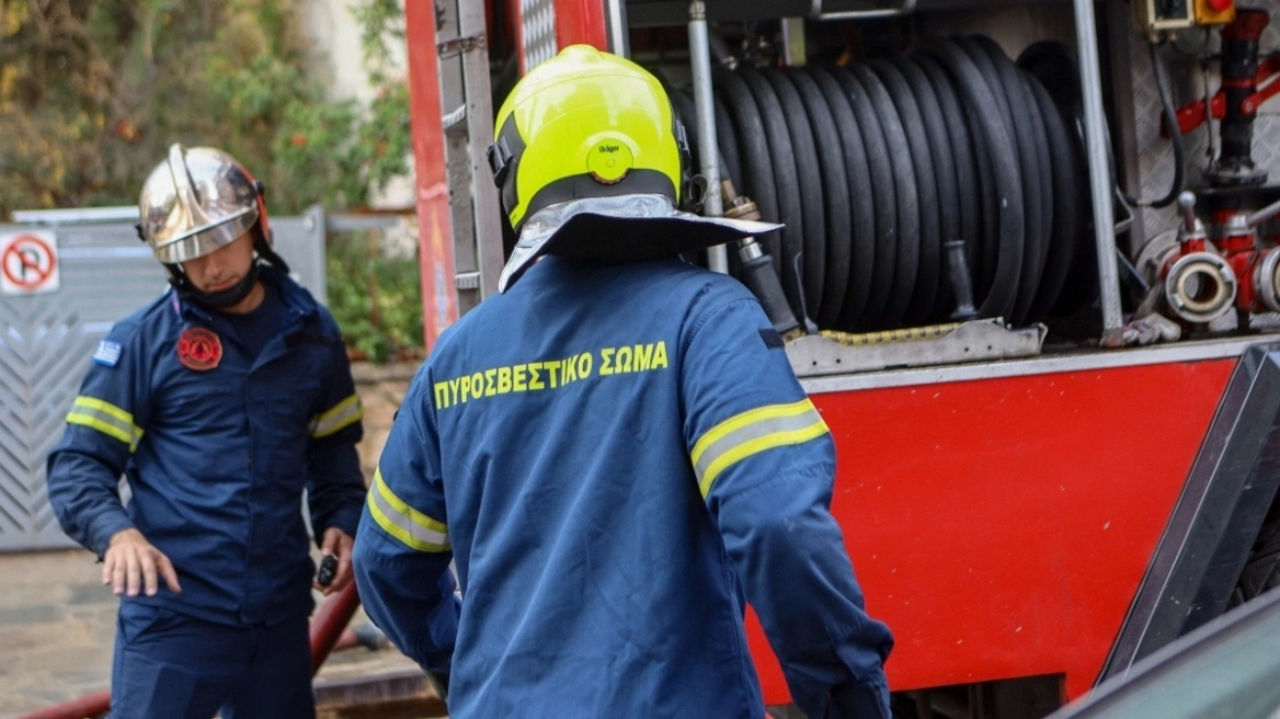 Θεσσαλονίκη: Φωτιά σε διαμέρισμα στον Εύοσμο – Επιχείρησαν 4 οχήματα με 11 πυροσβέστες