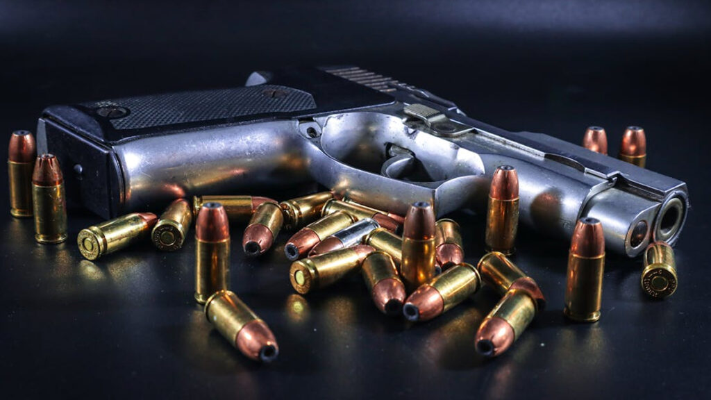 Ηράκλειο Κρήτης: Αθώα η 24χρονη φοιτήτρια και μητέρα για τις σφαίρες που βρέθηκαν στο καρότσι του παιδιού της