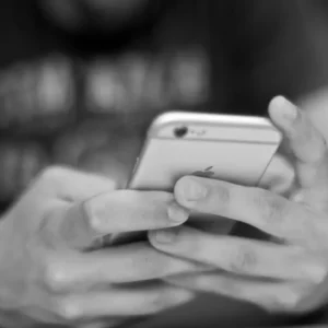 Σε δικαστική διαμάχη γνωστή τραγουδίστρια με τον πρώην σύντροφό της – Δεν διέγραψε προσωπικές της φωτογραφίες