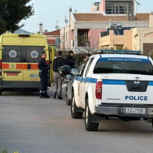 Άνδρας βρέθηκε πνιγμένος σε χαντάκι στην Παλλήνη: Είχε ταινία tie wrap δεμένη γύρω από τον λαιμό του