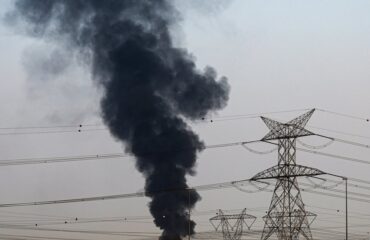 ΗΠΑ και Ισραήλ βομβάρδισαν γέφυρα κοντά στην πόλη Κομ του Ιράν: Πληροφορίες για νεκρούς (βίντεο)