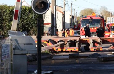 Τρένο συγκρούστηκε με στρατιωτικό όχημα στη Γαλλία: Νεκρός ο μηχανοδηγός – Πληροφορίες για πολλούς τραυματίες