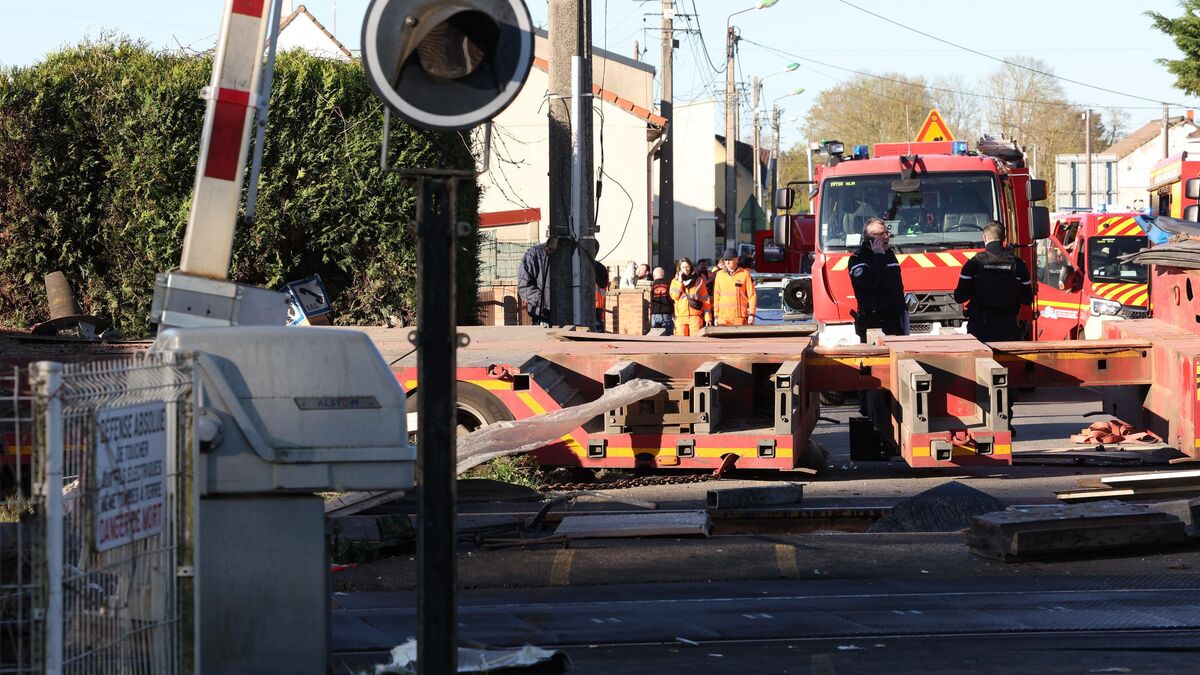 Τρένο συγκρούστηκε με στρατιωτικό όχημα στη Γαλλία: Νεκρός ο μηχανοδηγός – Πληροφορίες για πολλούς τραυματίες