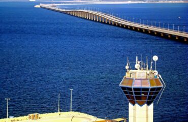 Η Σαουδική Αραβία έκλεισε τη γέφυρα King Fahd που συνδέει το βασίλειο με το Μπαχρέιν λόγω απειλών από το Ιράν