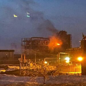 Oι Ουκρανοί κτύπησαν ξανά τις ρωσικές υποδομές εξαγωγής πετρελαίου στο λιμάνι Ουστ-Λούγκα στη Βαλτική (βίντεο)