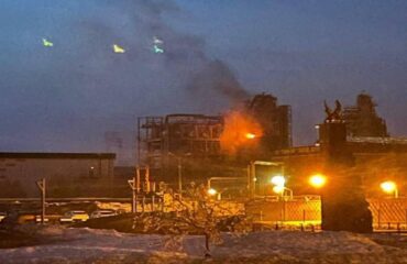 Oι Ουκρανοί κτύπησαν ξανά τις ρωσικές υποδομές εξαγωγής πετρελαίου στο λιμάνι Ουστ-Λούγκα στη Βαλτική (βίντεο)