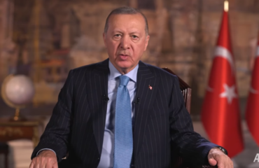 Ρ.Τ.Ερντογάν: «Αυτοί που σήμερα ακολουθούν τον δρόμο του Χίτλερ πρέπει να εμποδιστούν από τον κόσμο»