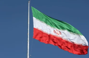 Το μήνυμα της Τεχεράνης λίγες ώρες πριν λήξει το τελεσίγραφο των ΗΠΑ: «Όλη η Μέση Ανατολή θα βυθιστεί στο σκοτάδι»