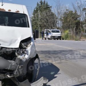 Σε κρίσιμη κατάσταση 47χρονος που τραυματίστηκε μετά από καραμπόλα τριών οχημάτων στη Λάρισα – Δείτε φωτογραφίες