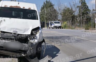 Σε κρίσιμη κατάσταση 47χρονος που τραυματίστηκε μετά από καραμπόλα τριών οχημάτων στη Λάρισα – Δείτε φωτογραφίες