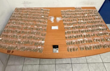 Χειροπέδες σε 30χρονο αλλοδαπό: Είχε κάνει «γωνία μαγαζί» κατάστημα τυχερών παιγνίων και πουλούσε ναρκωτικά (φωτο)