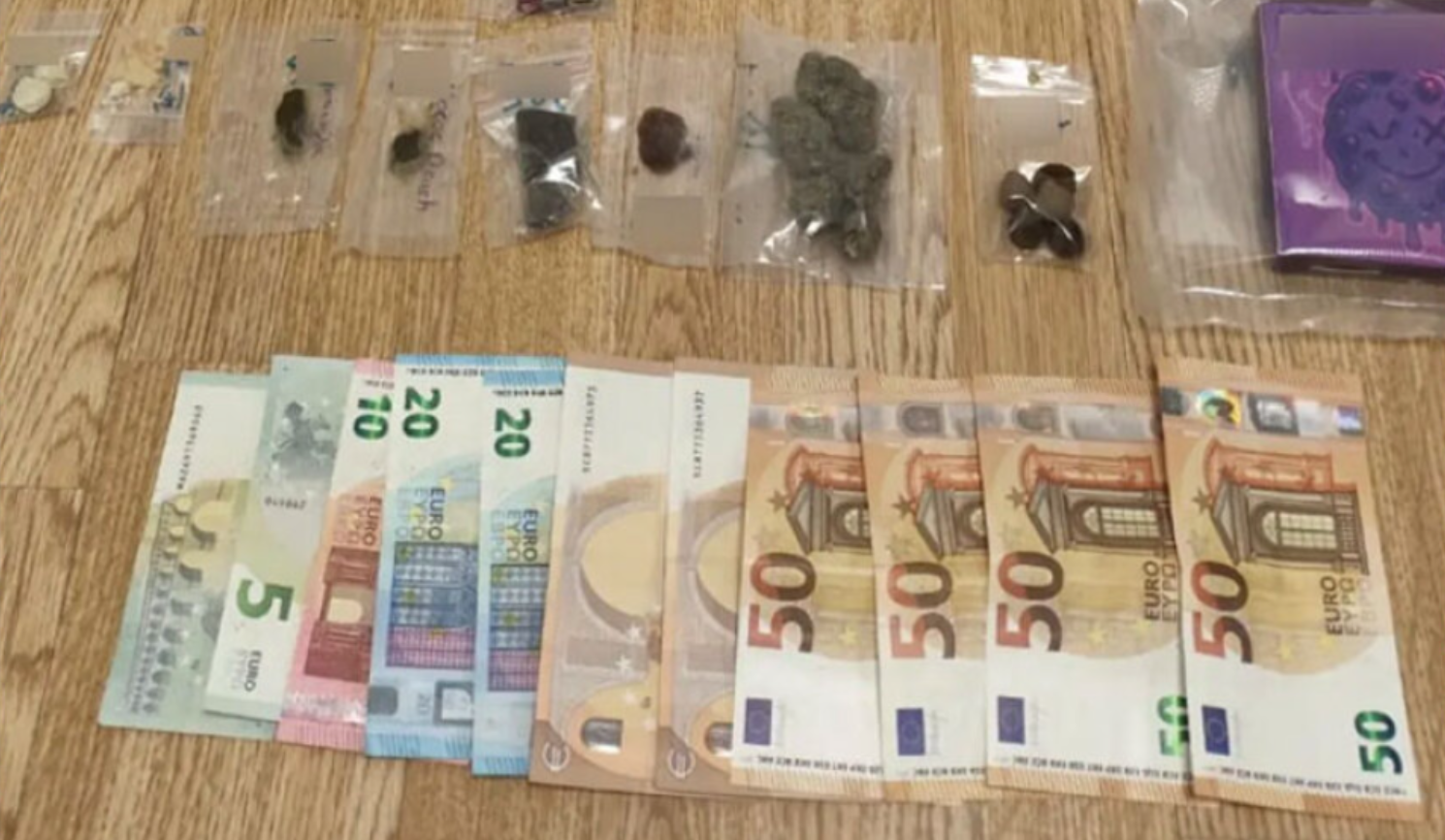 Σωφρονιστικός υπάλληλος είχε στήσει ολόκληρη «επιχείρηση» ναρκωτικών στις φυλακές Κορυδαλλού – Δείτε φωτογραφίες