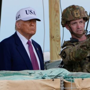 Απόστρατος Αμερικανός στρατηγός: «Στρατιωτικοί διοικητές σκέφτονται να μην ακούσουν τις εντολές Τραμπ για το Ιράν»