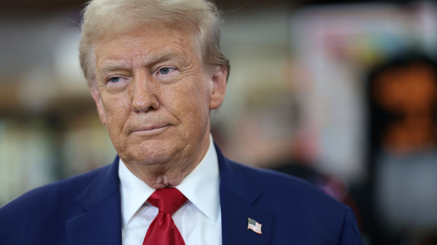 Ιράν προς Τραμπ πριν εκπνεύσει η προθεσμία του τελεσίγραφου: «Μην πουλάς τρέλες – Θα πέσεις σε μεγάλη μαύρη τρύπα»