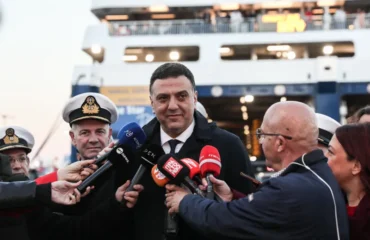 Οι «ευχές» του Β.Κικίλια στους Έλληνες για τις γιορτές – Ευχήθηκε «αγάπη και ΑΝΕΧΕΙΑ στο διπλανό μας»!