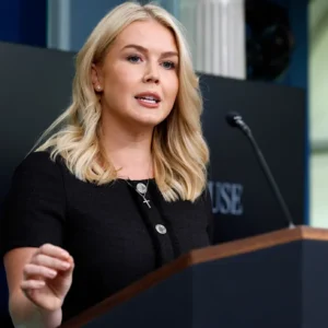 Καρολάιν Λέβιτ: «Η συμφωνία κατάπαυσης του πυρός με το Ιράν είναι αμερικανική νίκη»