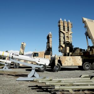 «Εχθρικές αεροπορικές επιδρομές ενεργοποίησαν την αεράμυνα» ανέφερε το Ιράν