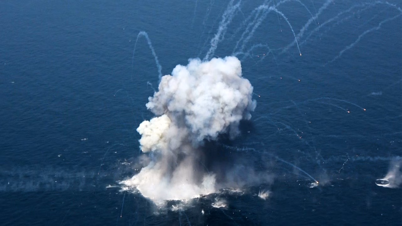 Το Ιράν έκλεισε ξανά τα Στενά του Ορμούζ γιατί το Ισραήλ «πάτησε» την συμφωνία και βομβαρδίζει τον Λίβανο