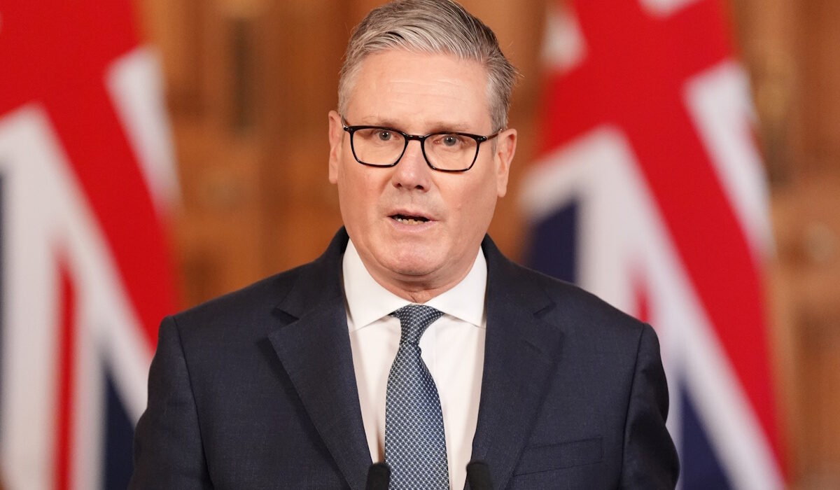 Κ.Στάρμερ: «Χαιρετίζω τη συμφωνία εκεχειρίας που επιτεύχθηκε μεταξύ ΗΠΑ και Ιράν»