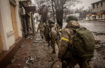 Σαν βέλος ρωσικό FPV «καρφώθηκε» στο κεφάλι Ουκρανού στρατιώτη και εξοντώθηκε όλη η ομάδα του (βίντεο)