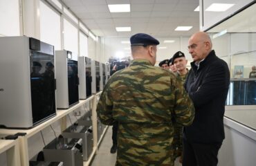 Επίδειξη στον υπουργό Εθνικής Άμυνας Ν.Δένδια συσκευής εντοπισμού drones