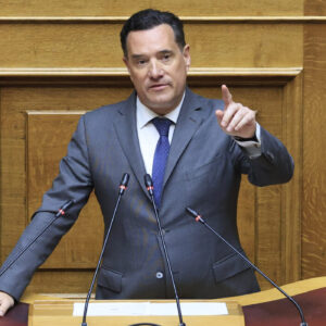 Α.Γεωργιάδης προς Ν.Ανδρουλάκη: «Ας πάτε σε καμία Εκκλησία να προσευχηθείτε μήπως σας φωτίσει ο Θεός»