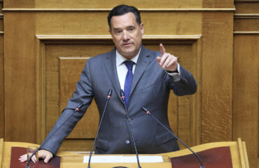 Α.Γεωργιάδης προς Ν.Ανδρουλάκη: «Ας πάτε σε καμία Εκκλησία να προσευχηθείτε μήπως σας φωτίσει ο Θεός»