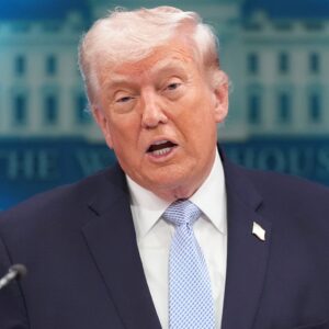 Τραμπ κατά ΝΑΤΟ: «Δεν μπορούν να καταλάβουν την κατάσταση εάν  αν δεν τους ασκηθεί πίεση»