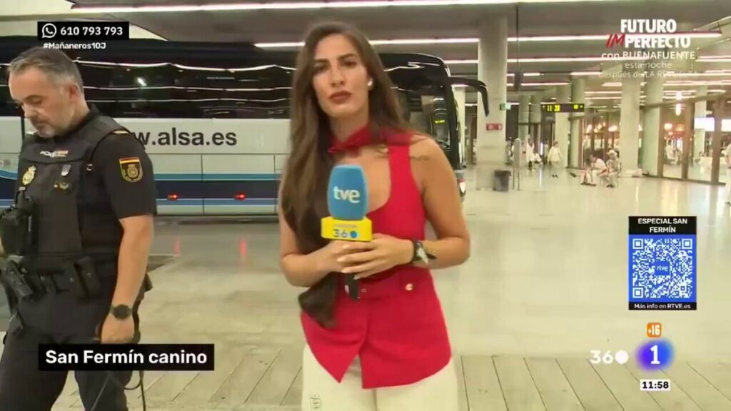 Βίντεο: Αστυνομικός σκύλος «τσάκωσε» γυναίκα που κουβαλούσε ναρκωτικά ενώ έκανε επίδειξη στην τηλεόραση