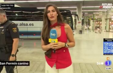 Βίντεο: Αστυνομικός σκύλος «τσάκωσε» γυναίκα που κουβαλούσε ναρκωτικά ενώ έκανε επίδειξη στην τηλεόραση