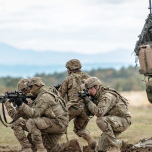 Reuters: «Ο Ντόναλντ Τραμπ εξετάζει την απόσυρση μεγάλου μέρους των αμερικανικών δυνάμεων από την  Ευρώπη»