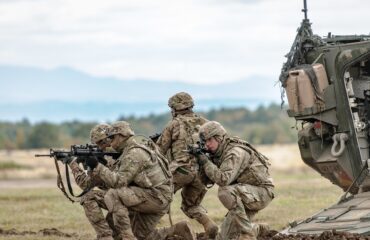 Reuters: «Ο Ντόναλντ Τραμπ εξετάζει την απόσυρση μεγάλου μέρους των αμερικανικών δυνάμεων από την  Ευρώπη»