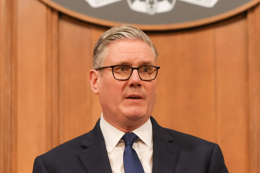 Κιρ Σταρμερ:«Ο Πούτιν φταίει για την άνοδο των τιμών στους λογαριασμούς ενέργειας στη Βρετανία»!