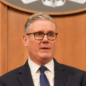 Κιρ Σταρμερ:«Ο Πούτιν φταίει για την άνοδο των τιμών στους λογαριασμούς ενέργειας στη Βρετανία»!