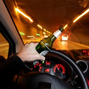 Γιαννιτσά: 22χρονος έκλεψε αυτοκίνητο και οδηγούσε μεθυσμένος – Πάτησε τους αστυνομικούς για να μην τον συλλάβουν