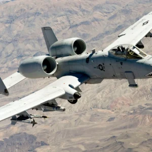 Βίντεο: Aμερικανικά αεροσκάφη A-10 Warthog πετούν πάνω από τη Βαγδάτη του Ιράκ