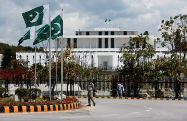 «Εμφύλιος»  στην Τεχεράνη: Άγρια κόντρα «Φρουρών» και  αντιπροσωπείας που βρίσκεται  στο Ισλαμαμπάντ