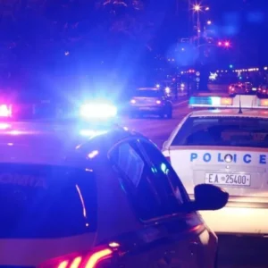 Βάρη: Διαρρήκτες εισέβαλλαν σε κατοικία – Τους καταδίωξαν αστυνομικοί αλλά διέφυγαν