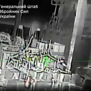 Οι Ουκρανοί κτύπησαν δύο ρωσικές εξέδρες γεώτρησης στην Κασπία Θάλασσα (βίντεο)