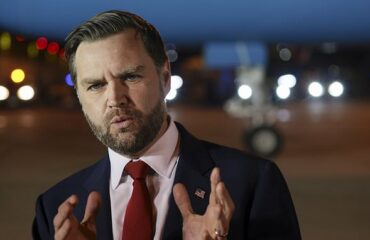 Προειδοποίηση Τζέι Ντι Βανς σε Τεχεράνη: «Μην επιχειρήσετε κόλπα στις διαπραγματεύσεις στο Πακιστάν»