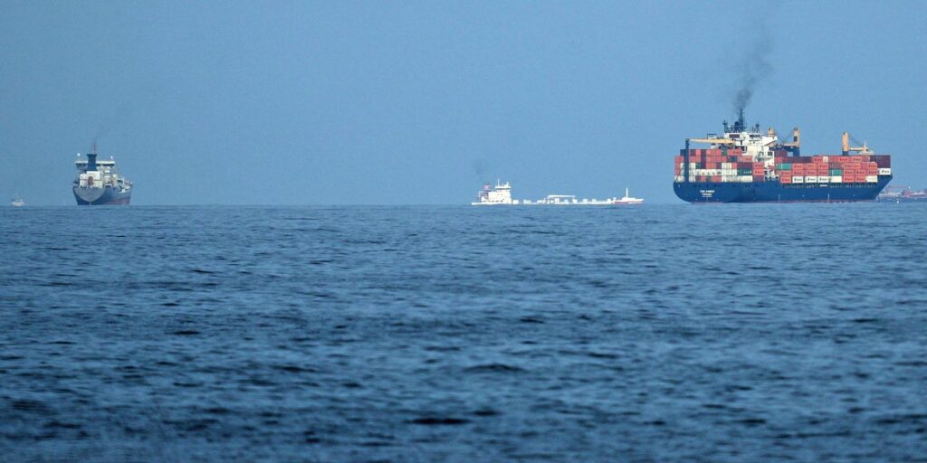 Ιράν: Πρόταση να καταβάλλονται τα τέλη διέλευσης από τα Στενά του Ορμούζ στο εθνικό του νόμισμα