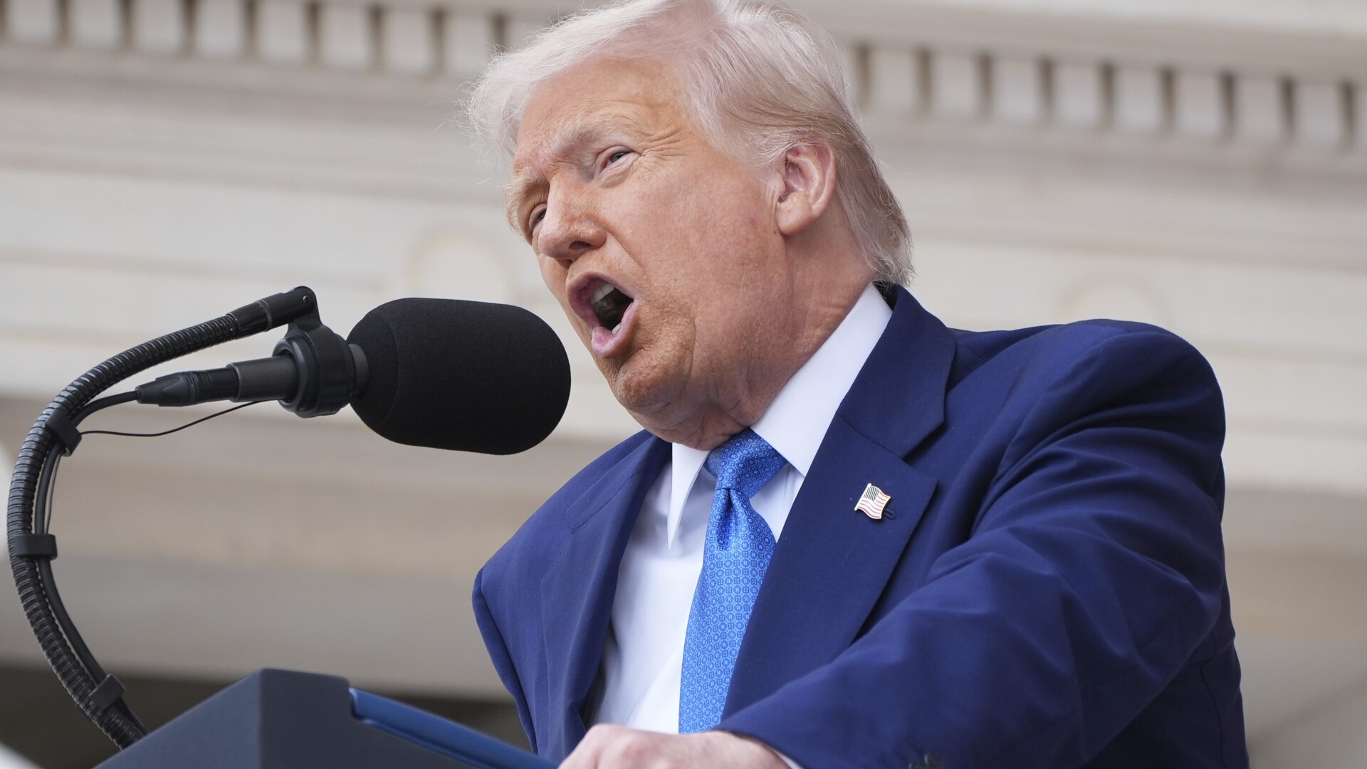 Δείτε την οργισμένη ανάρτηση Ν.Τραμπ για τα Στενά του Ορμούζ: «Το Ιράν να σταματήσει τώρα τα διόδια!»