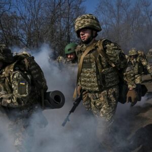 Ομάδες νεοσύλλεκτων της ουκρανικής Εθνοφρουράς διαλύονται ταχύτατα στην Κονσταντινόβκα – Δείτε βίντεο