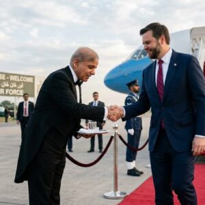 Ο Τζέι Ντι Βανς ολοκλήρωσε τις συνομιλίες του με τον Πακιστανό πρωθυπουργό Σεχμπάζ Σαρίφ
